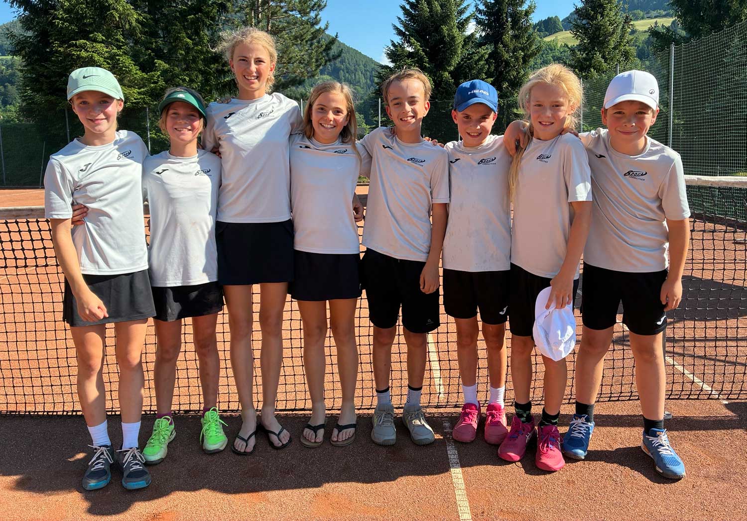 Jugend U12: Julia Lugmayr, Helene Freinthaler, Alana Aigner, Alissa Aigner, Raphael Jelinek, Leonard Steindl, Ludwig Nußbaumer und Jakob Wagner