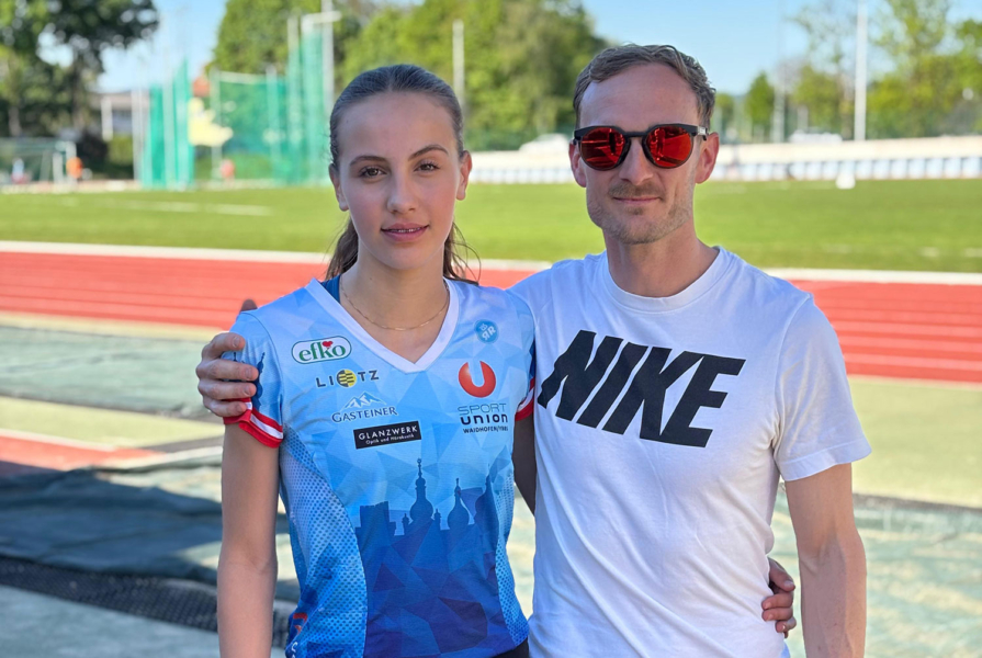 Carolina Grabner und Trainer Philipp Frehsner