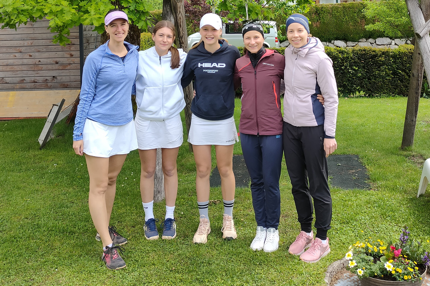 Damen I: Iris Reichartzeder, Nina Hauss, Mavie Maierhofer, Hannah Dieminger, Corinne Dieminger