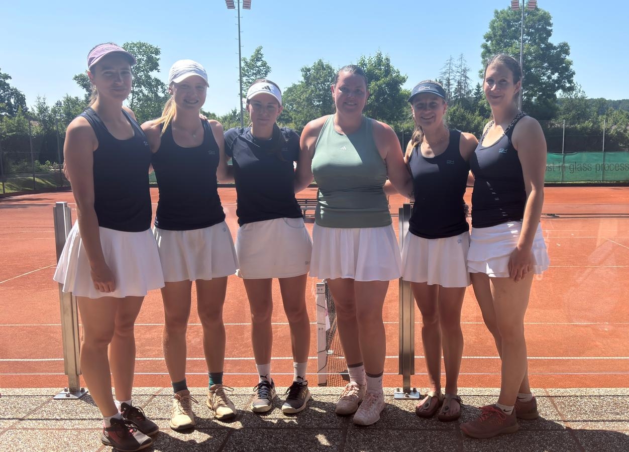 Damen I: Iris Reichartzeder, Mavie Maierhofer, Nina Hauss, Tina Haider, Hannah Dieminger, Susanne Hirner