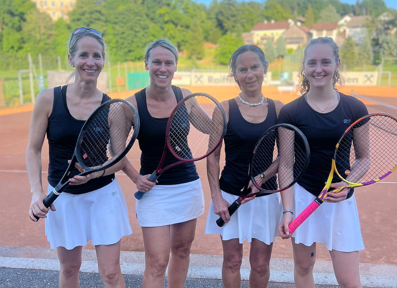 Damen 2: Irmgard Maierhofer, Cornelia Engleder, Regina Hackl, Sarah Hopfgartner