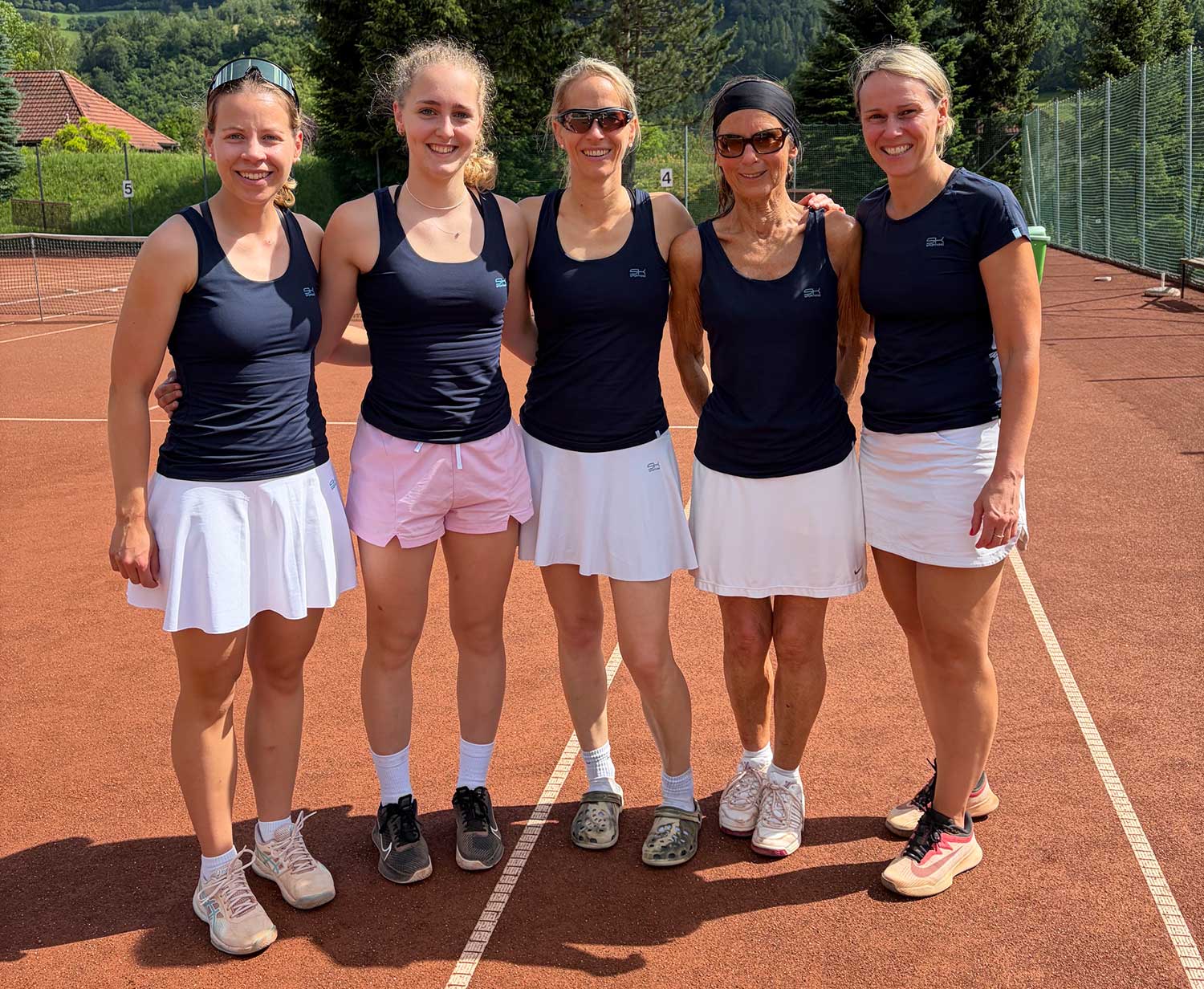 Damen 2: Corinne Dieminger, Sarah Hopfgartner, Irmgard Maierhofer, Regina Hackl, Conny Engleder Damen 2: Corinne Dieminger, Sarah Hopfgartner, Irmgard Maierhofer, Regina Hackl, Conny Engleder