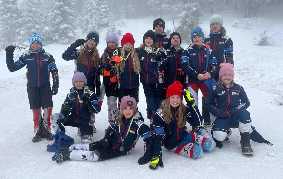 Gruppenfoto Sportunion Riesenslalom Hochkar