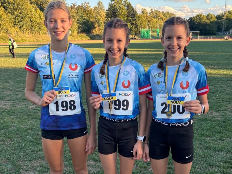 die erfolgreiche 3x 800-Meter-Staffel der U16