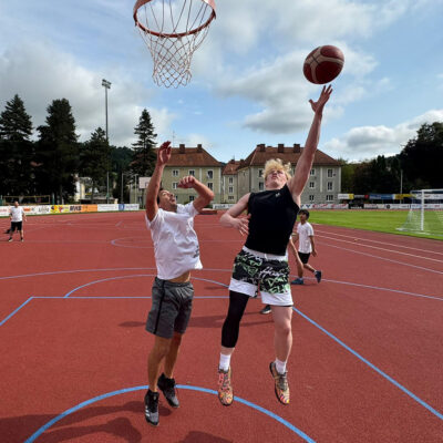Streetball-Turnier 2025 - Kampf um Punkte vor dem Korb. WhatsApp Image 2025-09-15 at 20.43.55