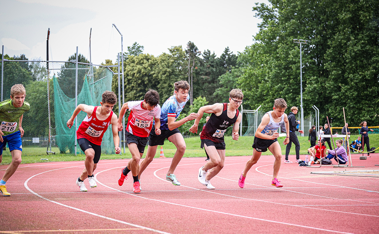 Alexander Grabner lief die 800 Meter in persönlicher Bestzeit von 2:09,42 Minuten.